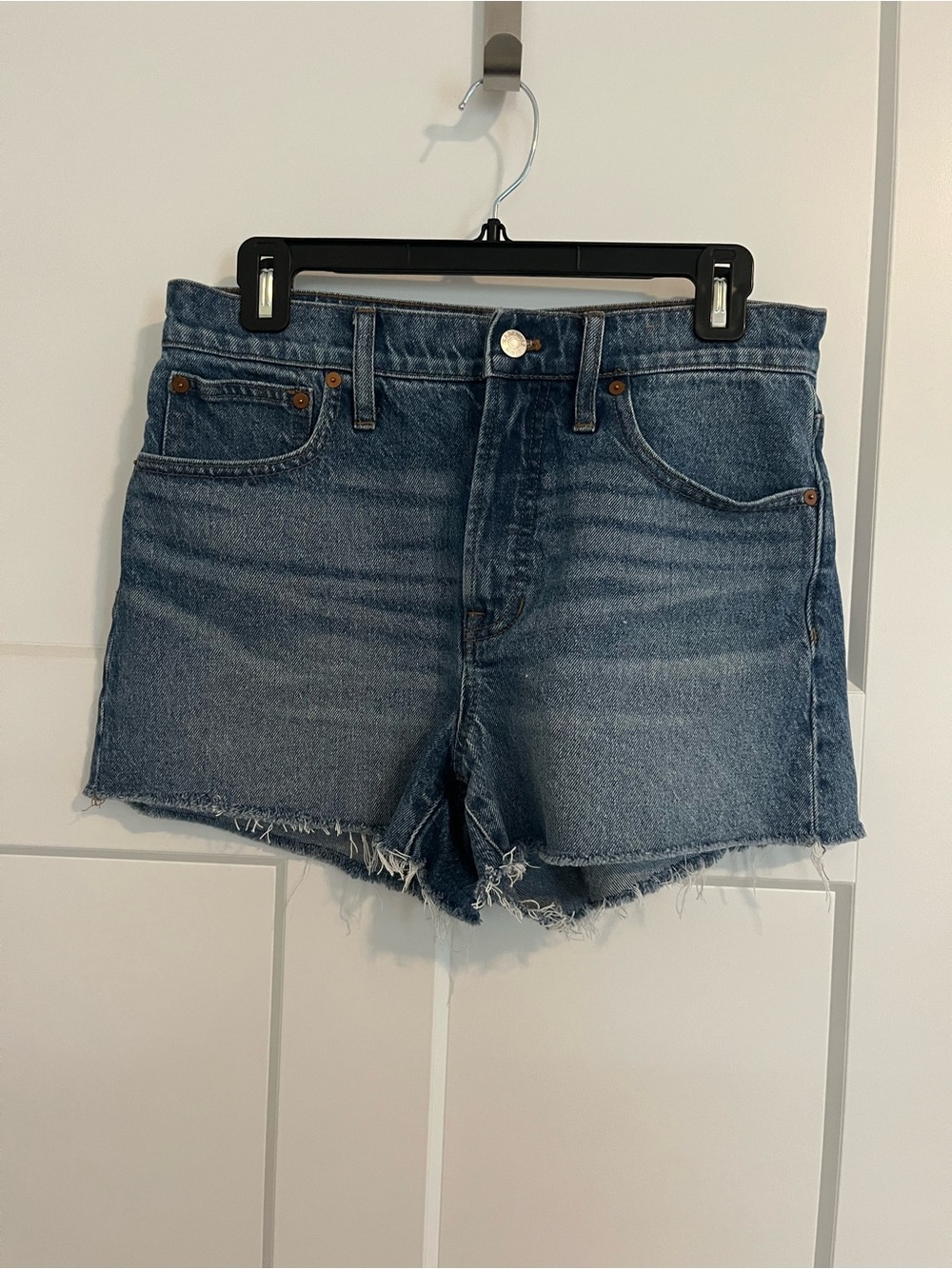 Madewell High-Rise Denim Shorts in Blue